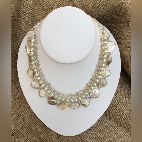 Crystal, Pearl & Shell Neclace - Picture 3 of 8